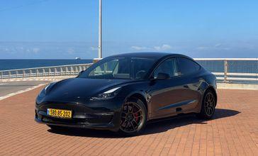 טסלה MODEL 3
