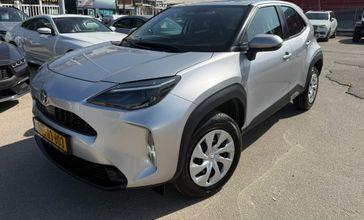 טויוטה יאריס קרוס