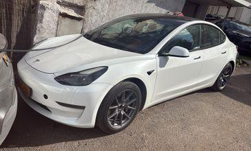 טסלה MODEL 3