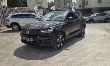 וולבו XC40