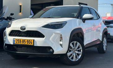 טויוטה יאריס קרוס