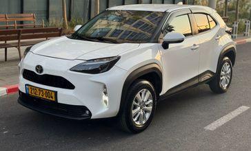 טויוטה יאריס קרוס