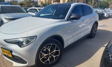 אלפא רומיאו סטלביו