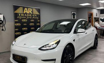 טסלה MODEL 3
