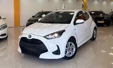 טויוטה יאריס