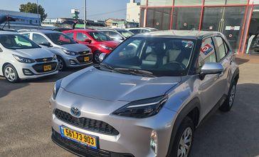 טויוטה יאריס קרוס