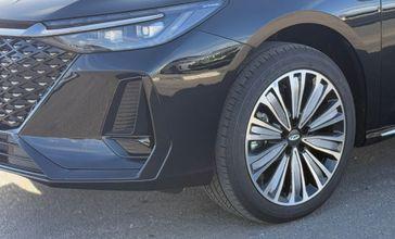 צ'רי ARRIZO 8 PHEV