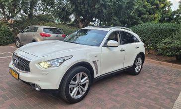 אינפיניטי QX70