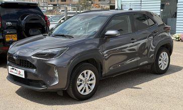 טויוטה יאריס קרוס