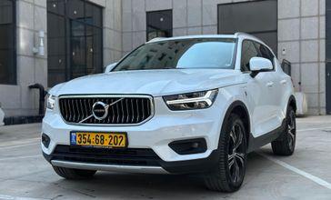 וולבו XC40