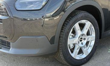 ב מ וו קאנטרימן