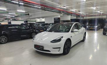 טסלה MODEL 3