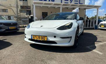 טסלה MODEL 3