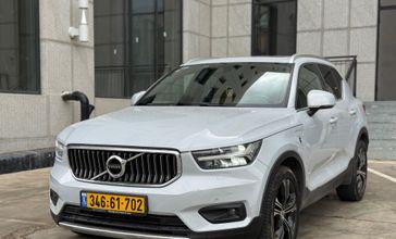 וולבו XC40