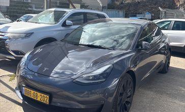 טסלה MODEL 3