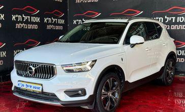 וולבו XC40
